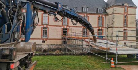Aspiration de gravats sur 50 mètres avec échafaudage au château de Réveillon 51310 réalisée par ASPIRTEC